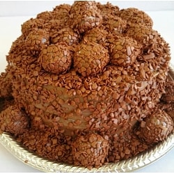 Bolo Cenoura com Brigadeiro Belga