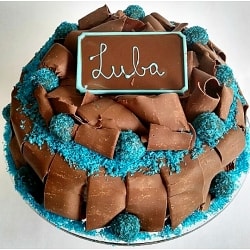 BOLO DE CHOCOLATE DECORADO