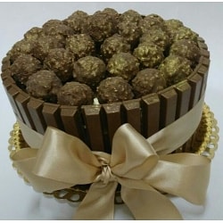 Bolo Ferrero Rochê